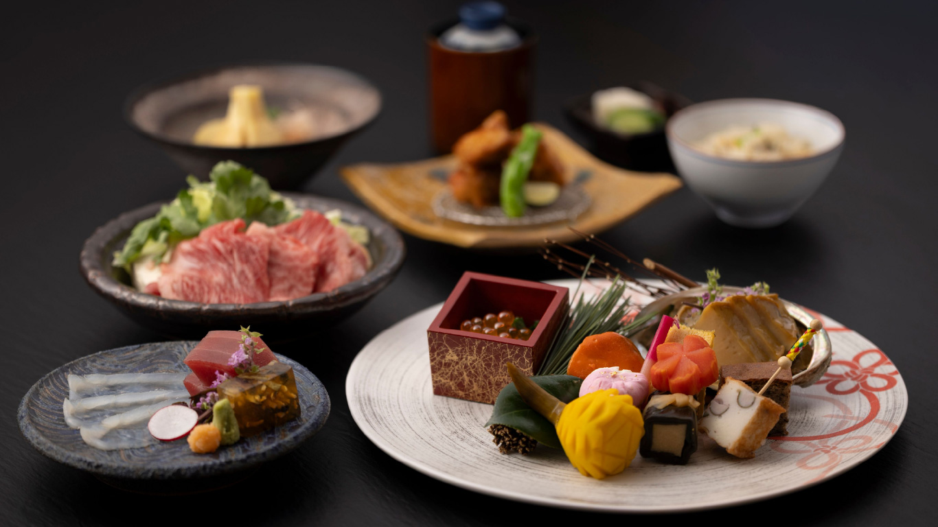 【一人ひと鍋】黒毛和牛すき焼きとふぐ会席（2月末まで限定販売）